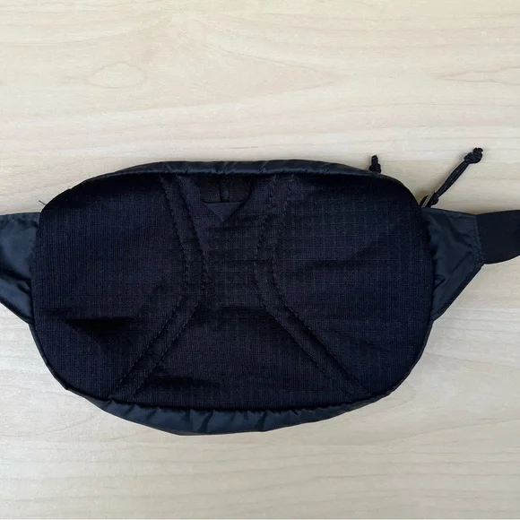 Patagonia Ultralight Black Hole Mini Hip Pack - Picture 2 of 11